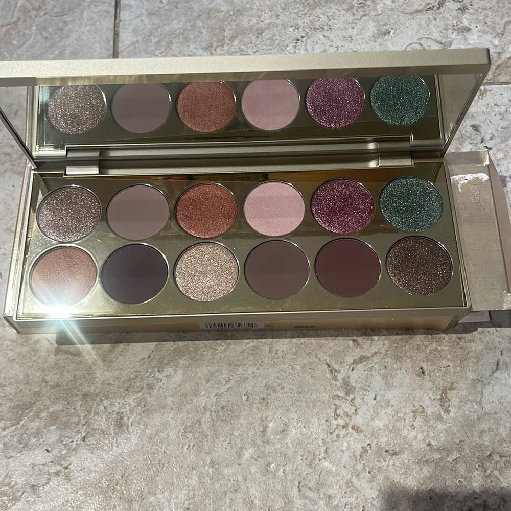 Stila After Hours Eye Shadow Palette